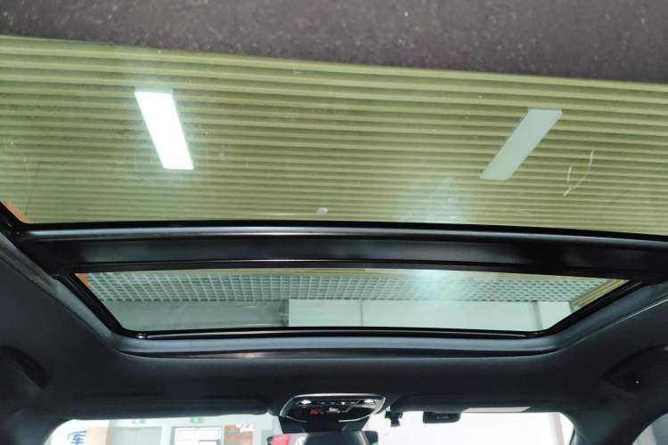 Used Lynk & Co 03 2021 2.0TD Automatic Trendy Champion Edition Headliner