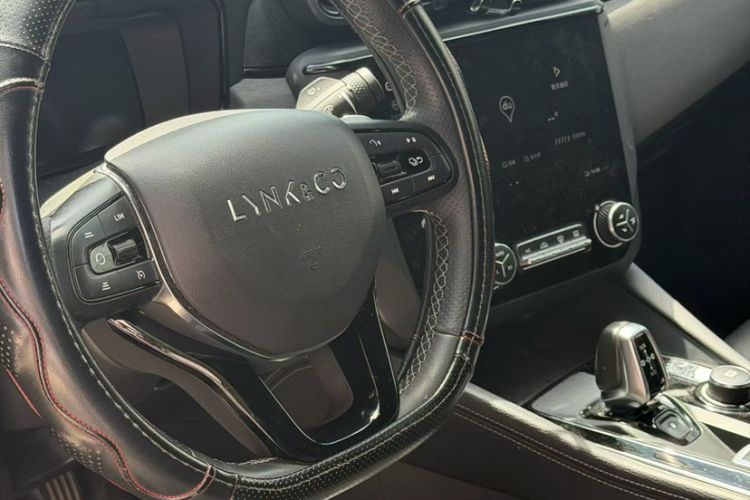 Used Lynk & Co 03 2021 2.0TD Automatic Trendy Champion Edition Interior 4