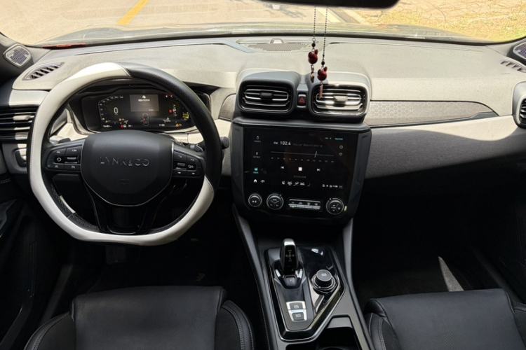 Used Lynk & Co 03 2021 2.0TD Automatic Trendy Champion Edition Interior 6