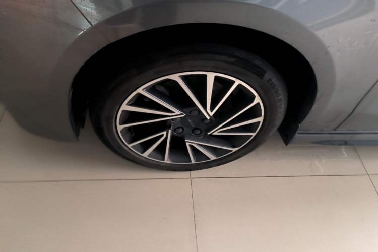 Used Lynk & Co 03 2021 1.5TD DCT JingPlus Left Front Wheel Hub