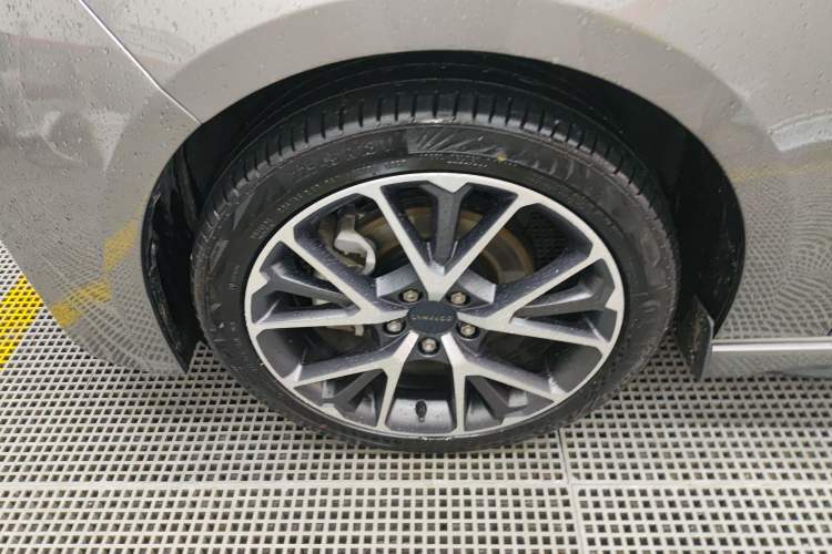 Used Lynk & Co 03 2021 1.5TD DCT Jing Champion Edition Left Front Wheel Hub