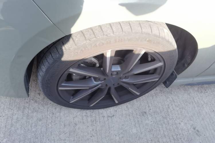 Used Lynk & Co 03 2021 03+ 2.0TD Automatic Wind-Chasing Edition Left Front Wheel Hub