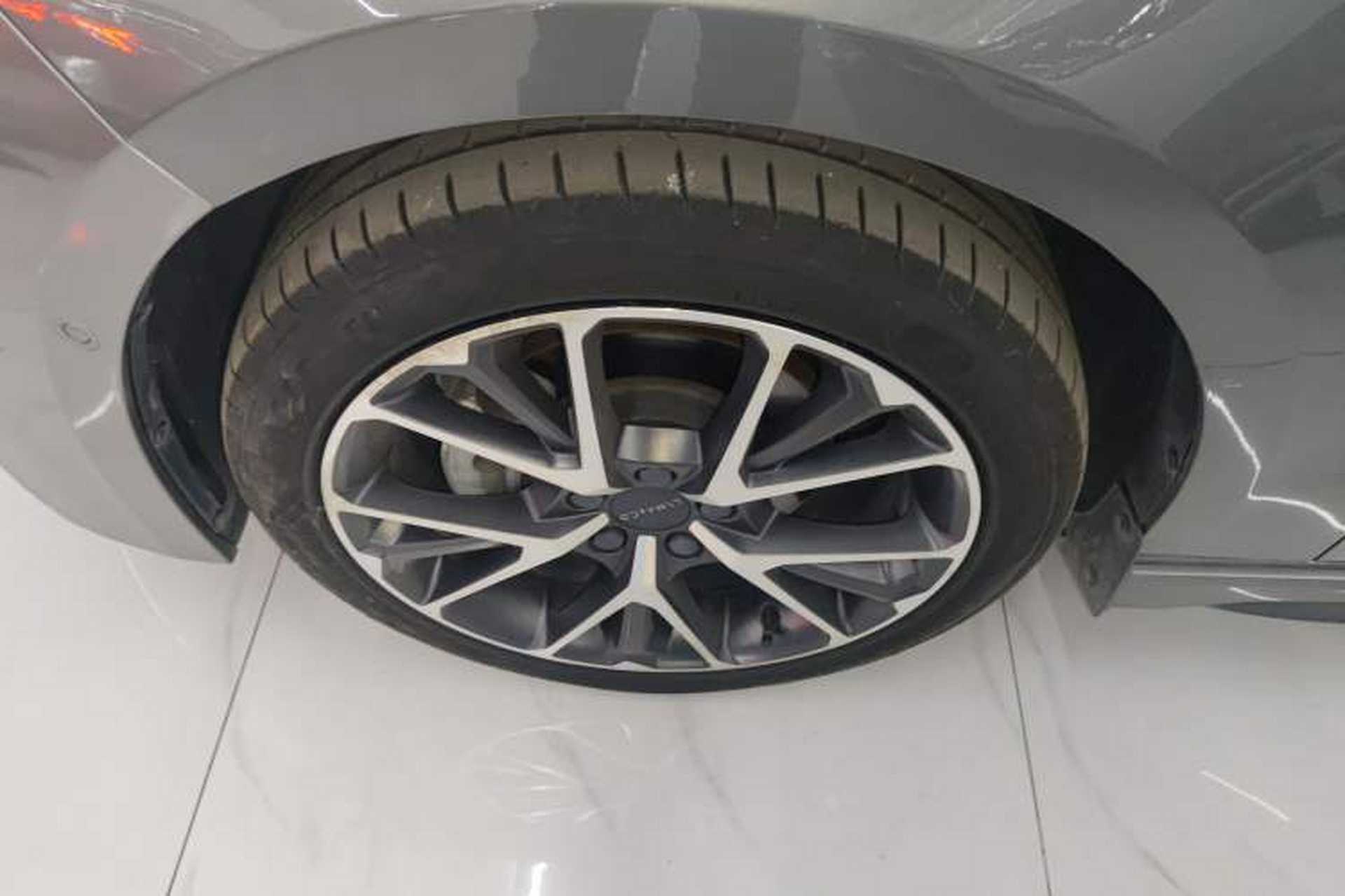 Used Lynk & Co 03 2021 2.0TD Automatic Trendy Champion Edition Left Front Wheel Hub