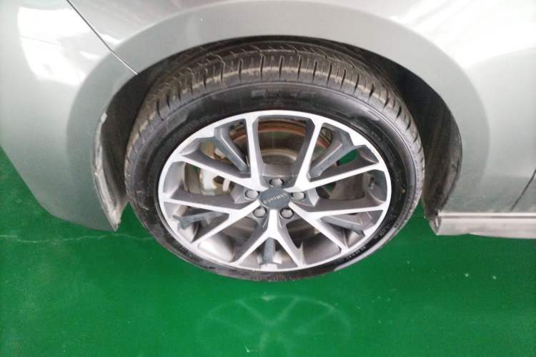 Used Lynk & Co 03 2021 1.5TD DCT Jing Champion Edition Left Front Wheel Hub