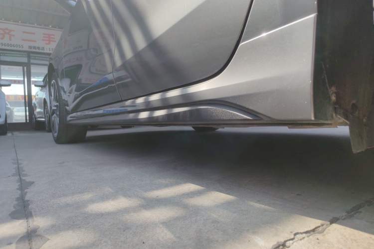 Used Lynk & Co 03 2021 1.5TD DCT Jing Champion Edition Left Side Sill