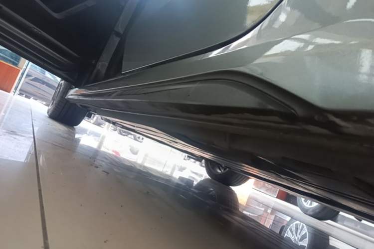 Used Lynk & Co 03 2021 1.5TD DCT Jing Champion Edition Left Side Sill