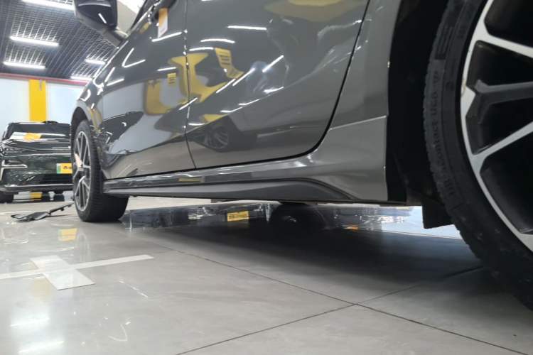 Used Lynk & Co 03 2021 1.5TD DCT Jing Champion Edition Left Side Sill