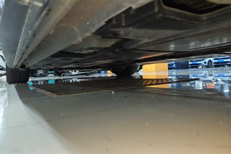 Used Lynk & Co 03 2021 1.5TD DCT Jing Champion Edition Left Side Sill