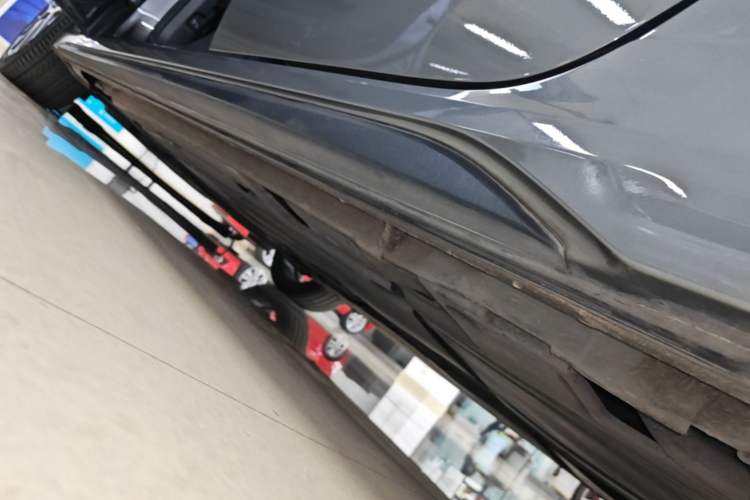 Used Lynk & Co 03 2021 1.5TD DCT Jing Champion Edition Left Side Sill