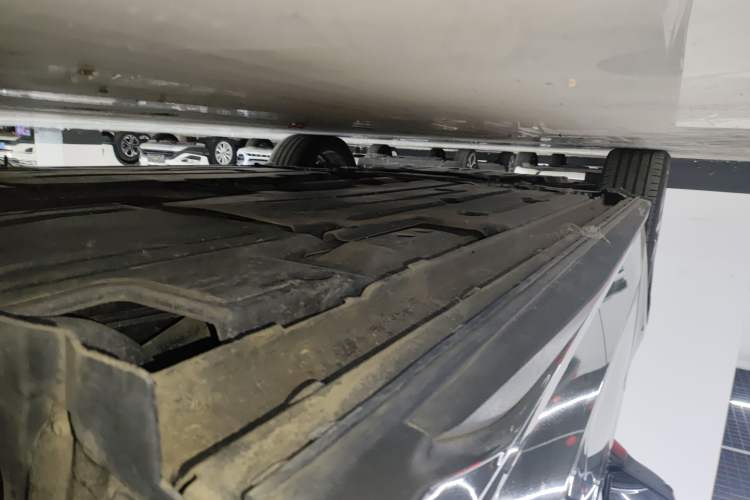 Used Lynk & Co 03 2021 2.0TD Automatic Trendy Champion Edition Left Side Sill
