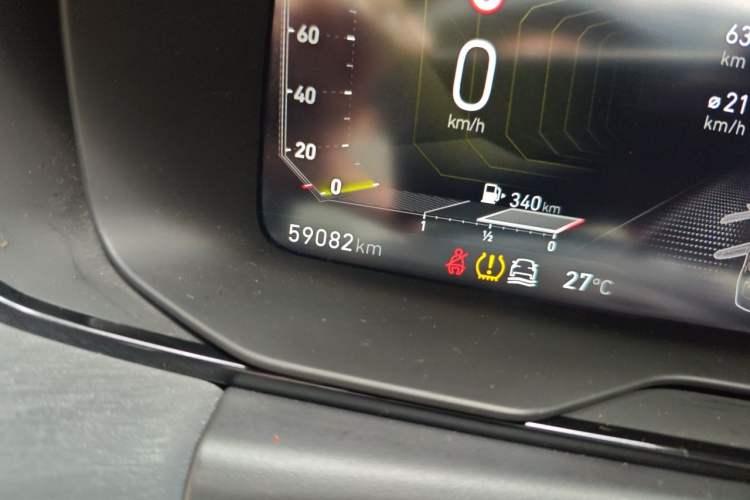 Used Lynk & Co 03 2021 2.0TD Automatic Trendy Champion Edition Odometer Close Up