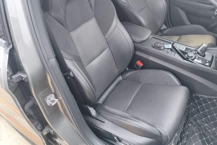 Used Lynk & Co 03 2021 2.0TD Automatic Trendy Champion Edition Right Front Seat