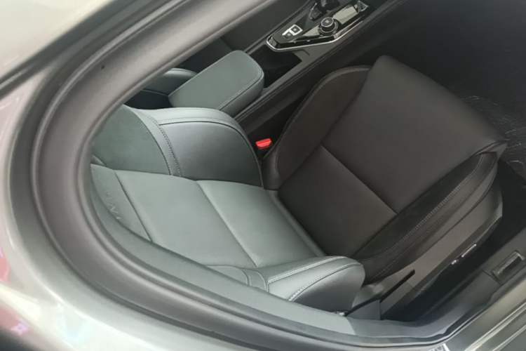 Used Lynk & Co 03 2021 1.5TD DCT Jing Champion Edition Right Front Seat