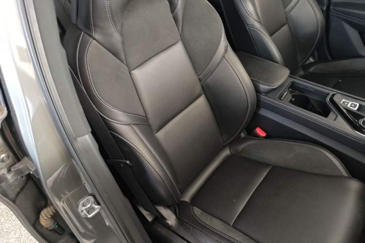 Used Lynk & Co 03 2021 1.5TD DCT JingPlus Right Front Seat