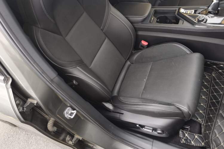 Used Lynk & Co 03 2021 2.0TD Automatic Trendy Champion Edition Right Front Seat