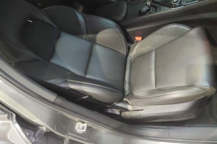 Used Lynk & Co 03 2021 1.5TD DCT JingPlus Right Front Seat