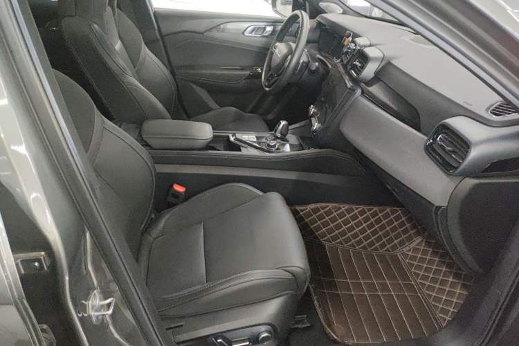 Used Lynk & Co 03 2021 2.0TD Automatic Trendy Champion Edition Right Front Seat