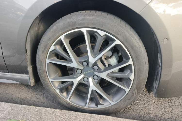 Used Lynk & Co 03 2021 2.0TD Automatic Trendy Champion Edition Right Front Wheel Hub