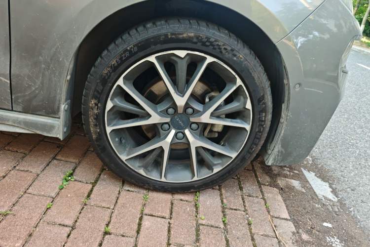 Used Lynk & Co 03 2021 2.0TD Automatic Trendy Champion Edition Right Front Wheel Hub