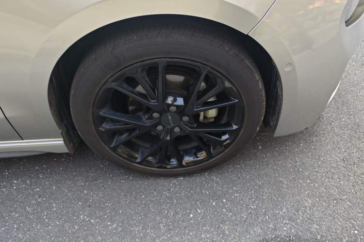 Used Lynk & Co 03 2021 1.5TD DCT Jing Champion Edition Right Front Wheel Hub