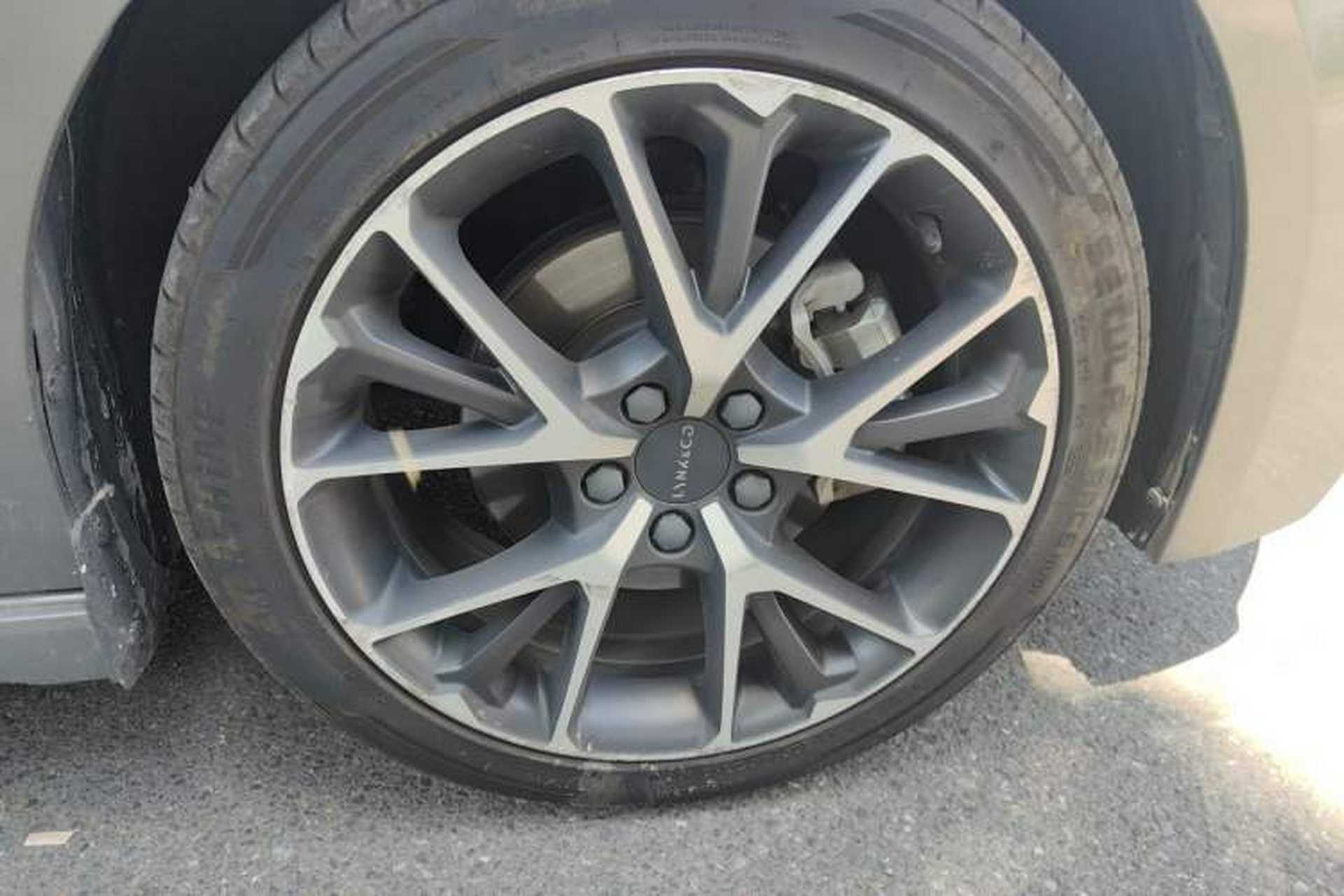 Used Lynk & Co 03 2021 1.5TD DCT Jing Champion Edition Right Front Wheel Hub