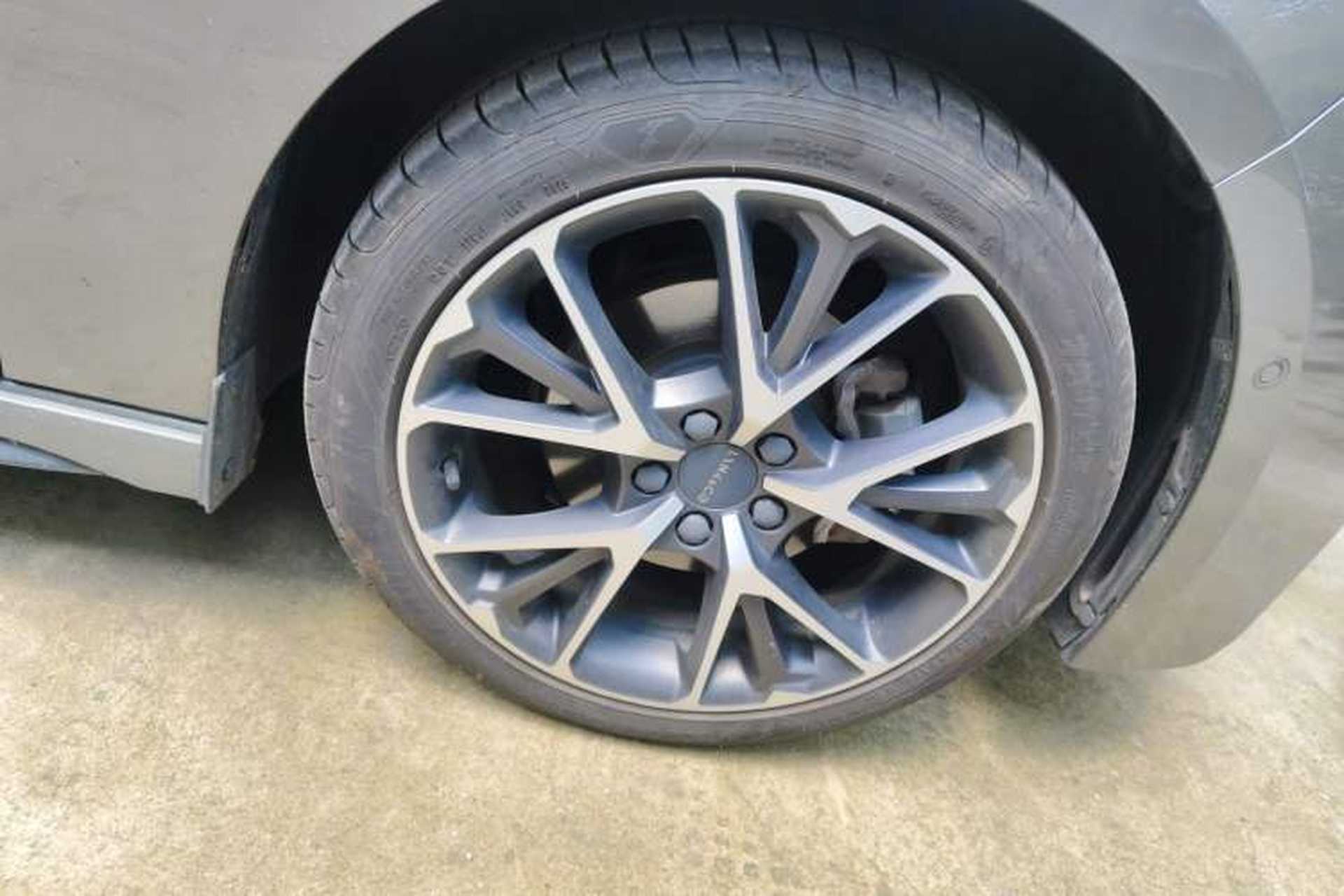 Used Lynk & Co 03 2021 2.0TD Automatic Trendy Champion Edition Right Front Wheel Hub