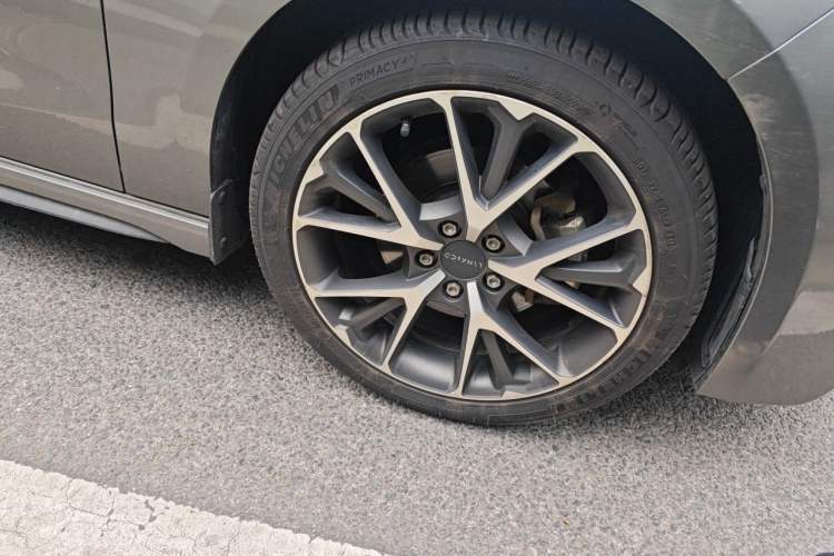 Used Lynk & Co 03 2021 1.5TD DCT Jing Champion Edition Right Front Wheel Hub