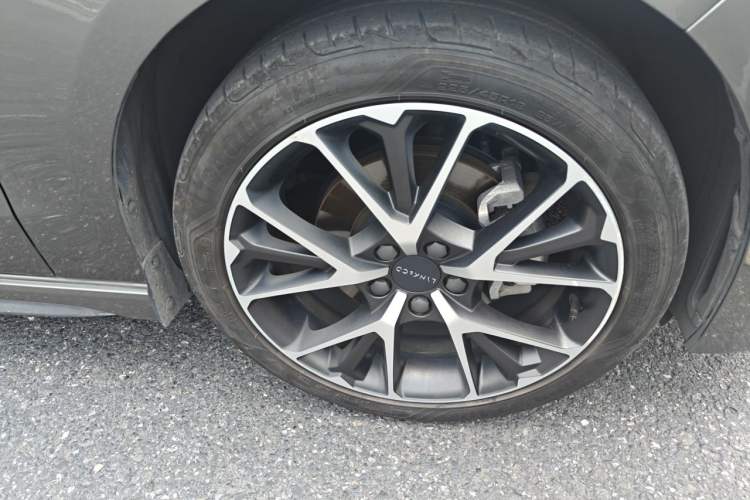 Used Lynk & Co 03 2021 1.5TD DCT Jing Champion Edition Right Front Wheel Hub