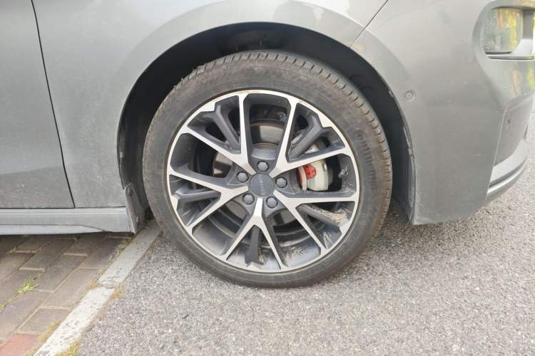 Used Lynk & Co 03 2021 2.0TD Automatic Trendy Champion Edition Right Front Wheel Hub