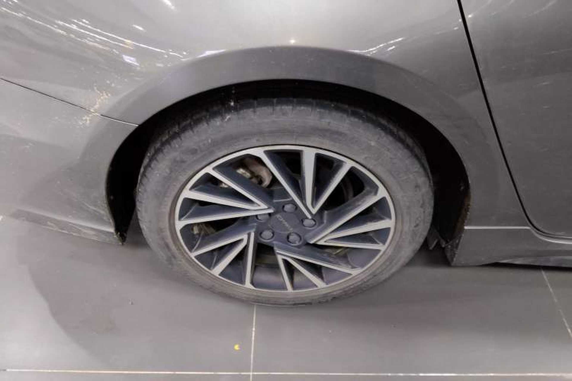 Used Lynk & Co 03 2021 2.0TD Automatic Jing Plus Right Rear Wheel Hub