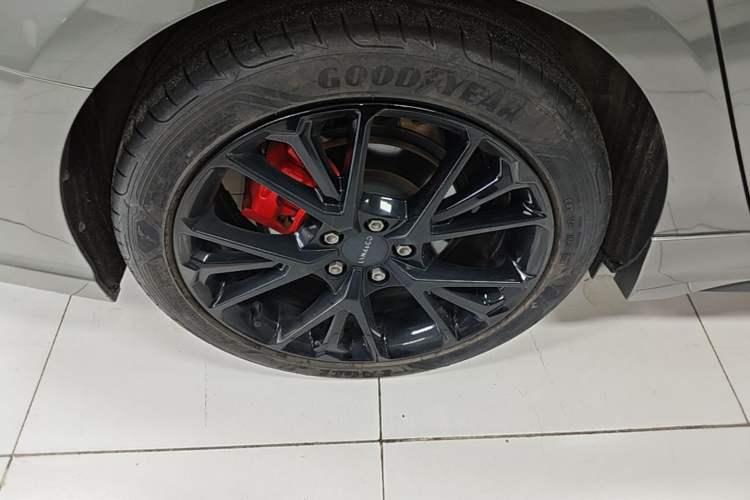 Used Lynk & Co 03 2021 1.5TD DCT Jing Champion Edition Right Rear Wheel Hub