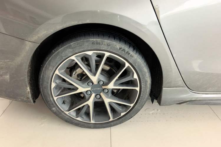 Used Lynk & Co 03 2021 2.0TD Automatic Trendy Champion Edition Right Rear Wheel Hub