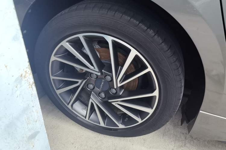 Used Lynk & Co 03 2021 2.0TD Automatic Jing Plus Right Rear Wheel Hub