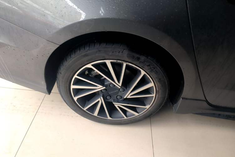 Used Lynk & Co 03 2021 1.5TD DCT JingPlus Right Rear Wheel Hub