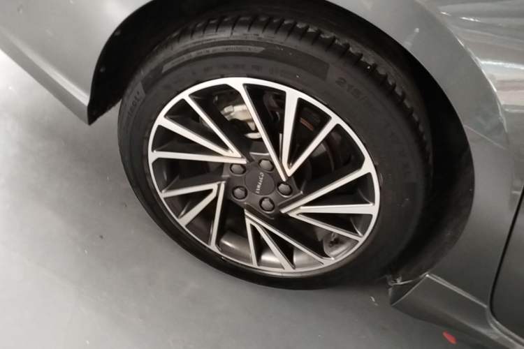 Used Lynk & Co 03 2021 1.5TD DCT JingPlus Right Rear Wheel Hub