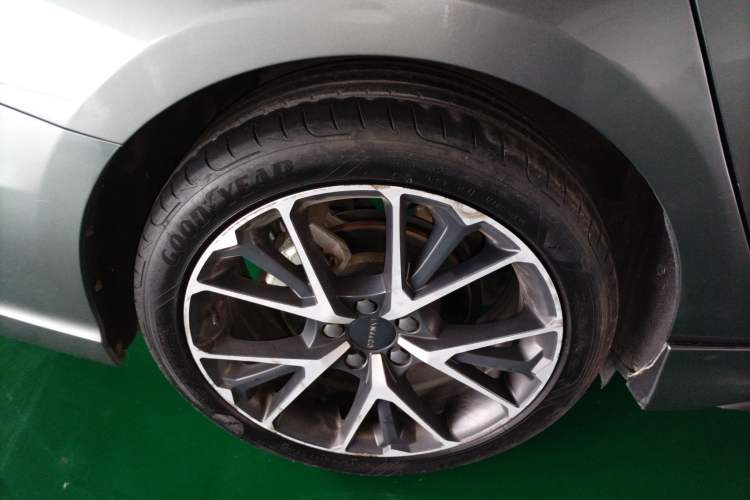 Used Lynk & Co 03 2021 1.5TD DCT Jing Champion Edition Right Rear Wheel Hub