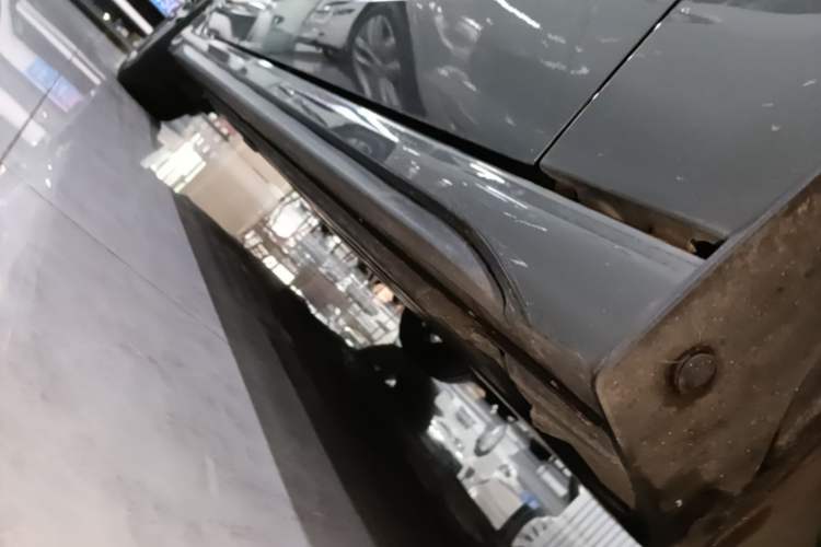 Used Lynk & Co 03 2021 1.5TD DCT Jing Champion Edition Right Side Sill