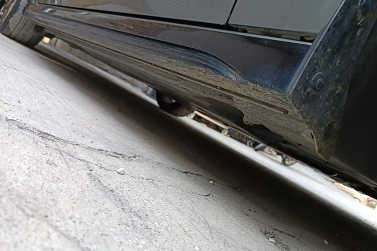 Used Lynk & Co 03 2021 1.5TD DCT Jing Champion Edition Right Side Sill