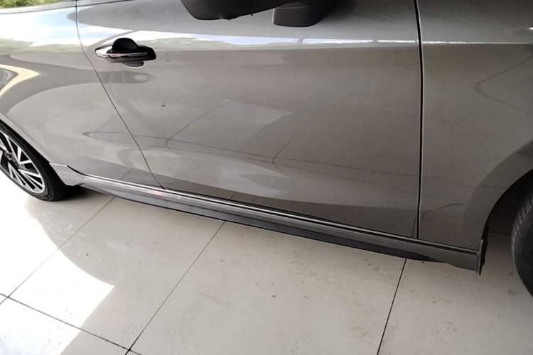 Used Lynk & Co 03 2021 1.5TD DCT JingPlus Right Side Sill