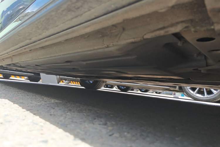 Used Lynk & Co 03 2021 2.0TD Automatic Trendy Champion Edition Right Side Sill
