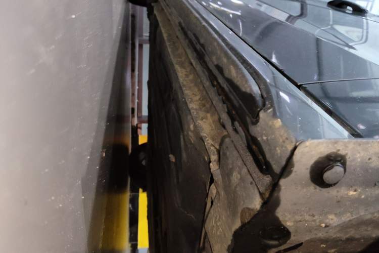 Used Lynk & Co 03 2021 1.5TD DCT Jing Champion Edition Right Side Sill