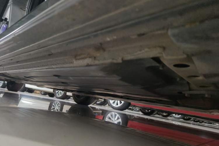 Used Lynk & Co 03 2021 1.5TD DCT JingPlus Right Side Sill