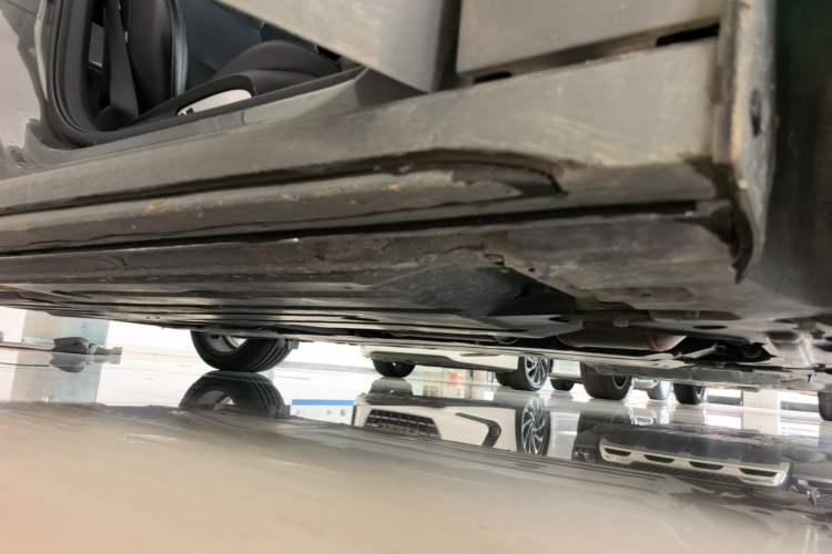 Used Lynk & Co 03 2021 2.0TD Automatic Trendy Champion Edition Right Side Sill