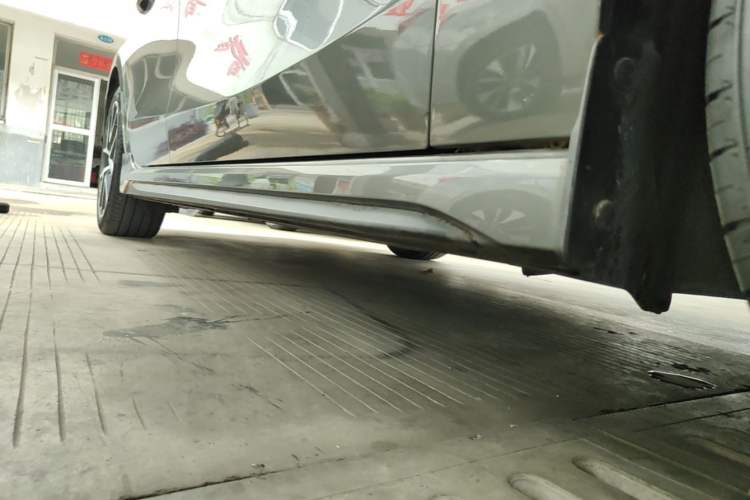 Used Lynk & Co 03 2021 2.0TD Automatic Trendy Champion Edition Right Side Sill