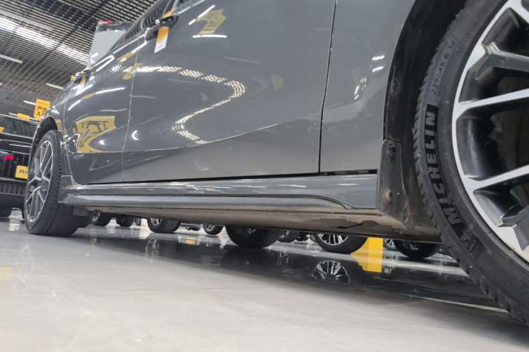 Used Lynk & Co 03 2021 1.5TD DCT Jing Champion Edition Right Side Sill