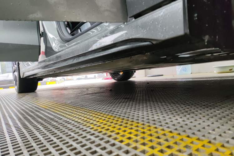 Used Lynk & Co 03 2021 1.5TD DCT Jing Champion Edition Right Side Sill