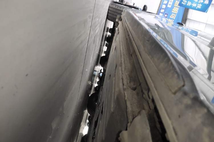 Used Lynk & Co 03 2021 1.5TD DCT Jing Champion Edition Right Side Sill