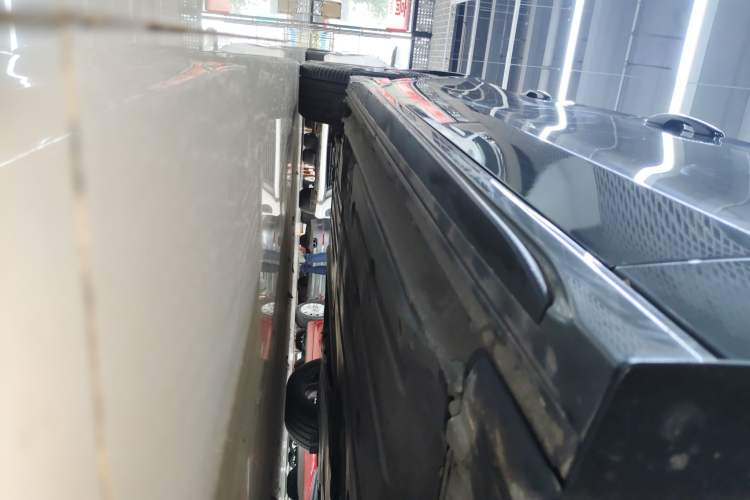 Used Lynk & Co 03 2021 2.0TD Automatic Trendy Champion Edition Right Side Sill