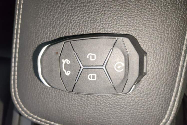 Used Lynk & Co 03 2021 2.0TD Automatic Trendy Champion Edition Vehicle Key