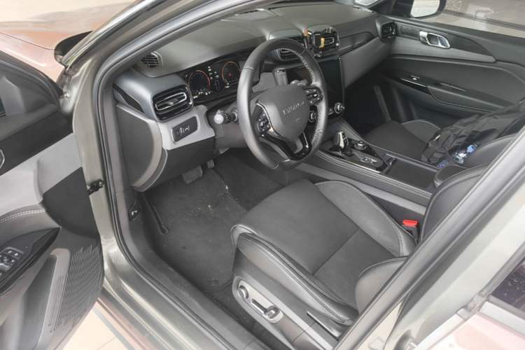 Used Lynk & Co 03 2021 2.0TD Automatic Trendy Champion Edition Driver Seat